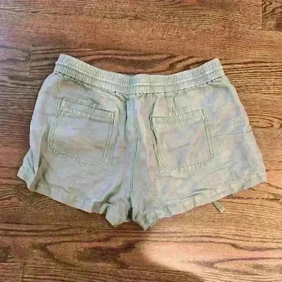 Loy@Grey linen shorts Green  - Picture 4 of 6